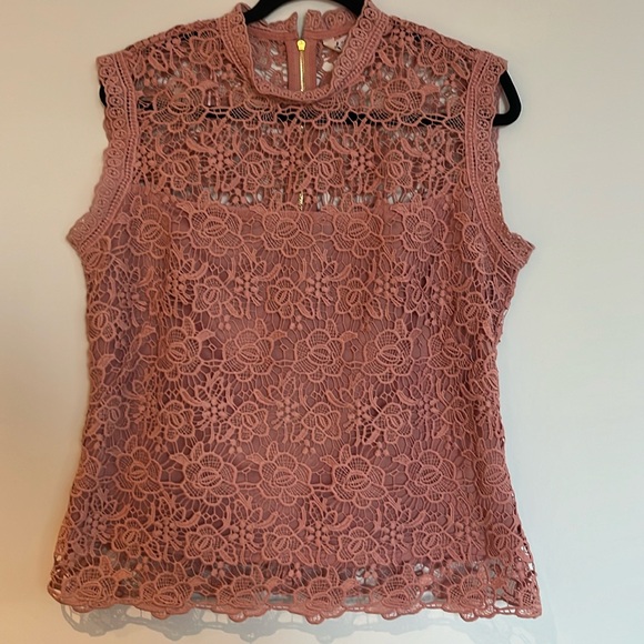 Beautiful blush pink lace top - Picture 1 of 6